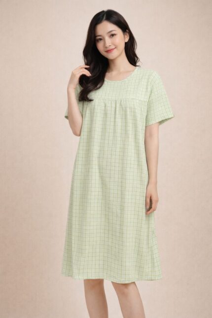 Women's Green Plaid Knee-Length Nightdress in Lycra